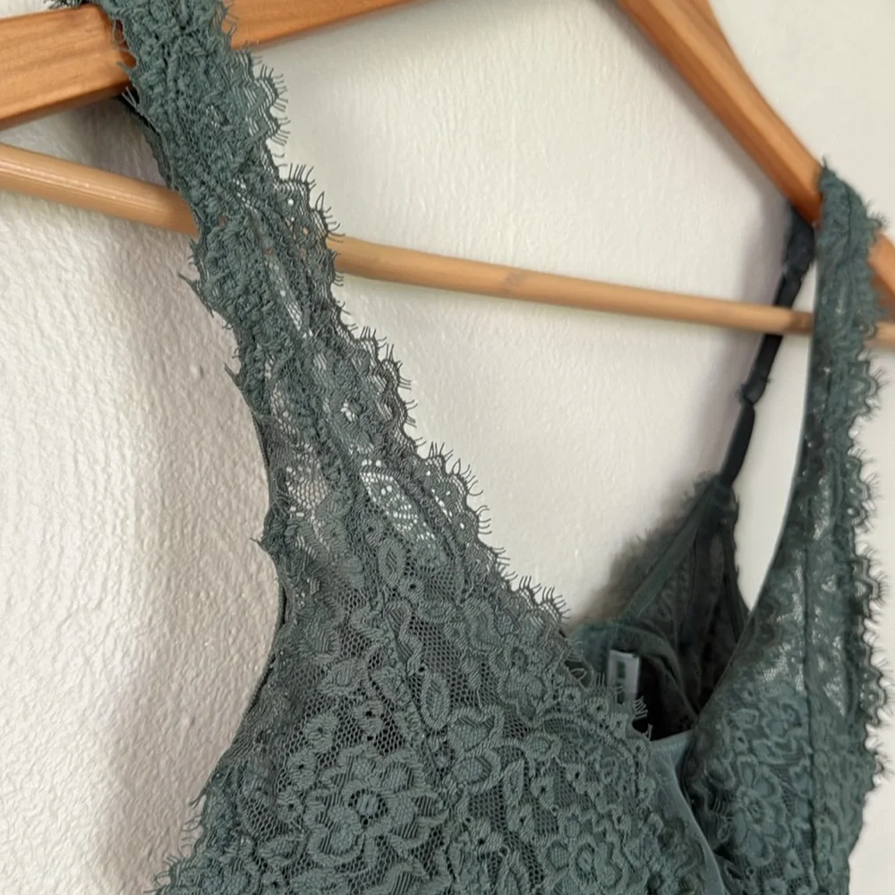 Aerie Green Lace Bralette with Scalloped Trim medium - Picture 3 of 6